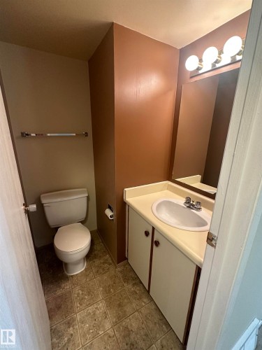 8 3221 119 Street, Edmonton, AB - Indoor Photo Showing Bathroom