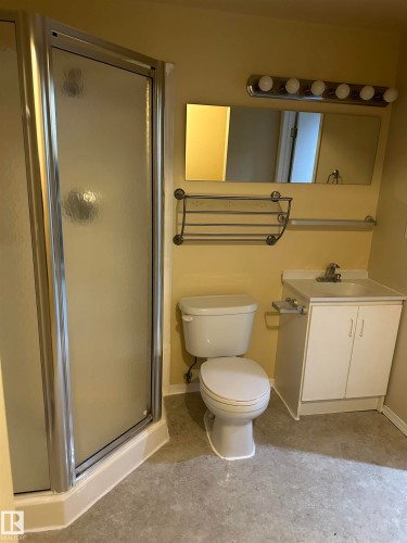 8 3221 119 Street, Edmonton, AB - Indoor Photo Showing Bathroom
