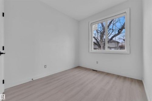9531/ 9533 115 Ave, Edmonton, AB - Indoor Photo Showing Other Room