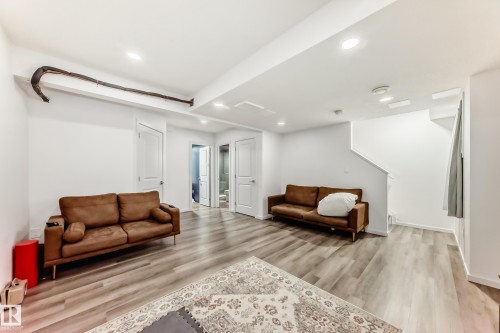 1002 Stillwater Boulevard, Edmonton, AB - Indoor