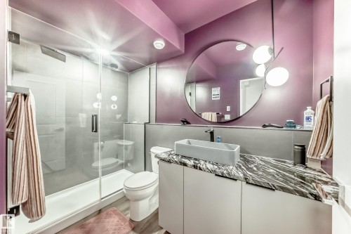 1002 Stillwater Boulevard, Edmonton, AB - Indoor Photo Showing Bathroom