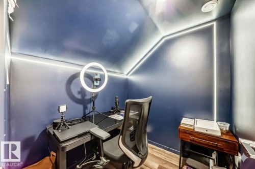 1002 Stillwater Boulevard, Edmonton, AB - Indoor Photo Showing Office