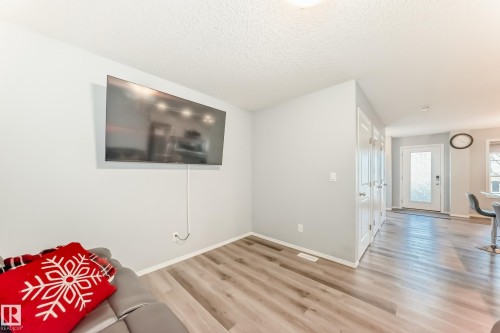 1002 Stillwater Boulevard, Edmonton, AB - Indoor