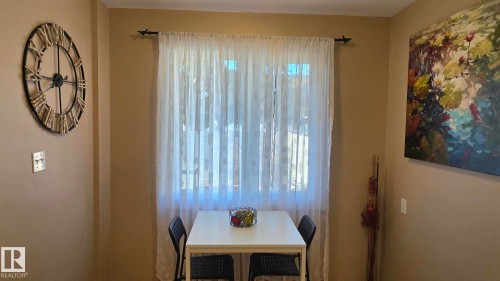 117 Londonderry Square, Edmonton, AB - Indoor