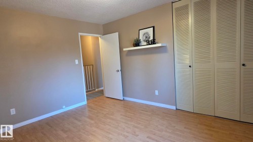 117 Londonderry Square, Edmonton, AB - Indoor Photo Showing Other Room