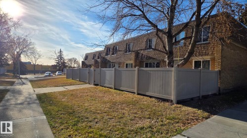 117 Londonderry Square, Edmonton, AB - Outdoor