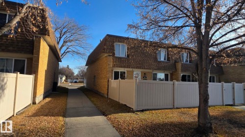 117 Londonderry Square, Edmonton, AB - Outdoor