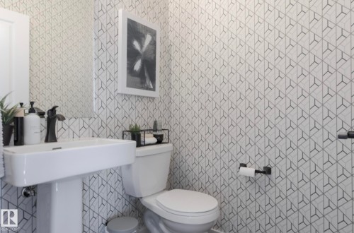 17444 2 Street, Edmonton, AB - Indoor Photo Showing Bathroom