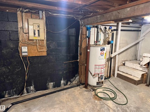 418 Hwy 13 W, Alder Flats, AB - Indoor Photo Showing Basement