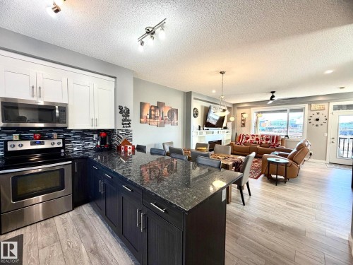 118 16903 68 Street, Edmonton, AB - Indoor Photo Showing Kitchen With Upgraded Kitchen
