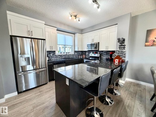 118 16903 68 Street, Edmonton, AB - Indoor Photo Showing Kitchen With Stainless Steel Kitchen With Upgraded Kitchen