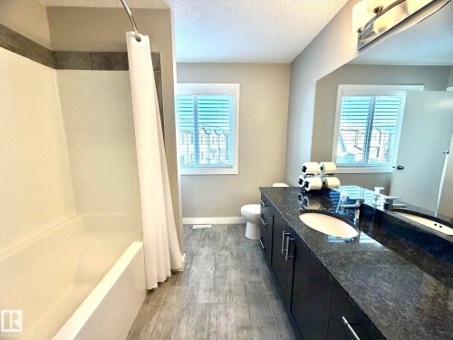 118 16903 68 Street, Edmonton, AB - Indoor Photo Showing Bathroom