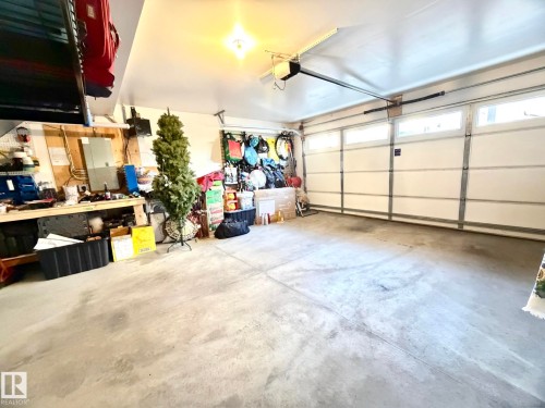 118 16903 68 Street, Edmonton, AB - Indoor Photo Showing Garage