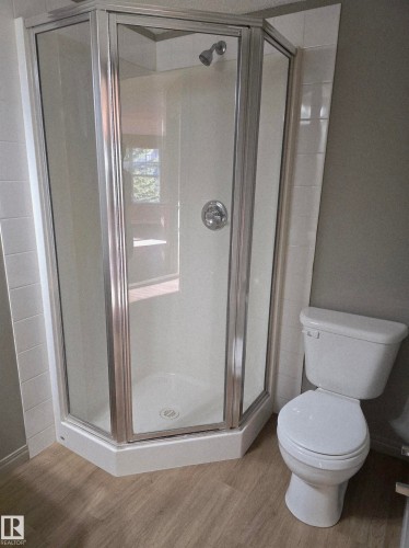 211 11441 Ellerslie Road, Edmonton, AB - Indoor Photo Showing Bathroom