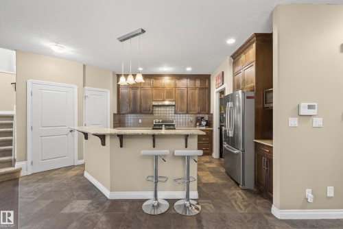 21917 95A Avenue, Edmonton, AB - Indoor Photo Showing Kitchen With Upgraded Kitchen