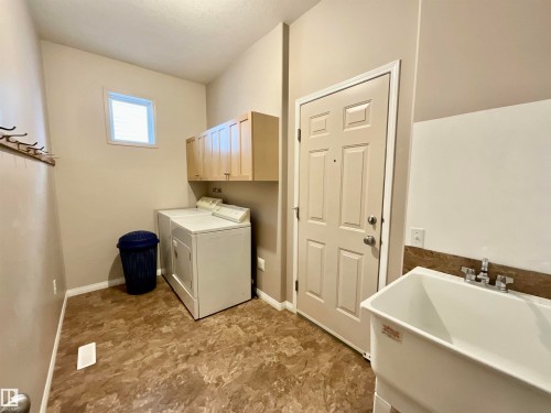 1248 Ormsby Lane, Edmonton, AB - Indoor Photo Showing Laundry Room