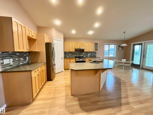 1248 Ormsby Lane, Edmonton, AB - Indoor Photo Showing Kitchen