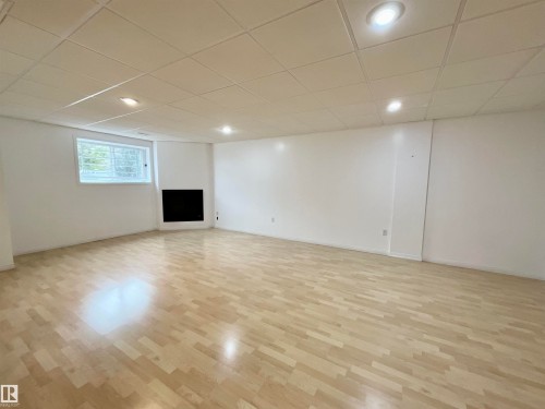 1248 Ormsby Lane, Edmonton, AB - Indoor