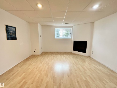 1248 Ormsby Lane, Edmonton, AB - Indoor Photo Showing Other Room