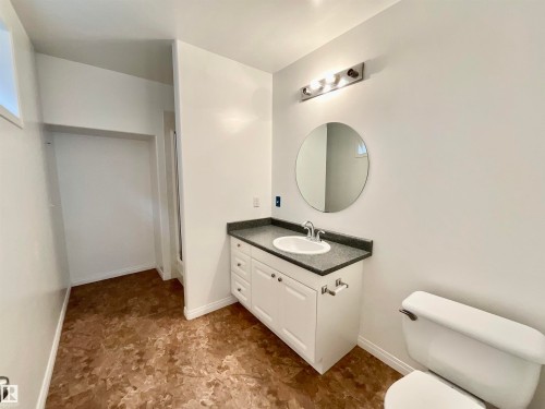 1248 Ormsby Lane, Edmonton, AB - Indoor Photo Showing Bathroom
