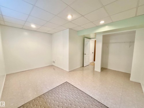 1248 Ormsby Lane, Edmonton, AB - Indoor Photo Showing Other Room