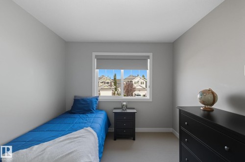 8039 18 Avenue, Edmonton, AB - Indoor Photo Showing Bedroom