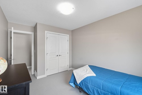 8039 18 Avenue, Edmonton, AB - Indoor Photo Showing Bedroom