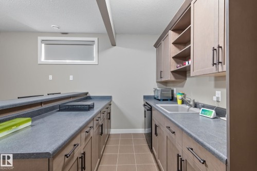 8039 18 Avenue, Edmonton, AB - Indoor Photo Showing Kitchen