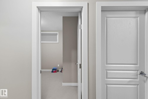 8039 18 Avenue, Edmonton, AB - Indoor Photo Showing Other Room