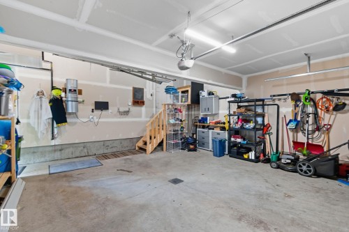 8039 18 Avenue, Edmonton, AB - Indoor Photo Showing Garage