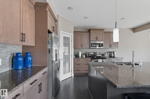 8039 18 Avenue, Edmonton, AB - Indoor Photo Showing Kitchen With Upgraded Kitchen
