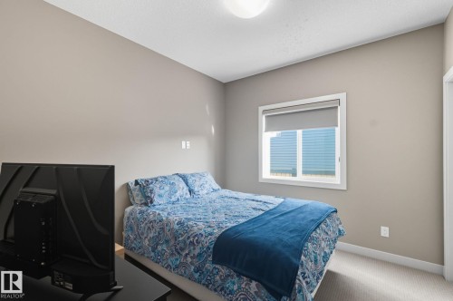 8039 18 Avenue, Edmonton, AB - Indoor Photo Showing Bedroom