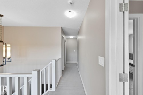 8039 18 Avenue, Edmonton, AB - Indoor Photo Showing Other Room