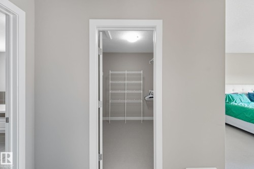 8039 18 Avenue, Edmonton, AB - Indoor