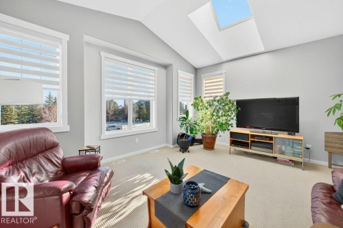 51 Nicola Road, St. Albert, AB - Indoor Photo Showing Living Room