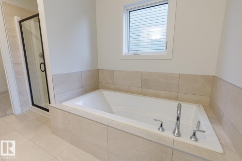 13039 212 Street, Edmonton, AB - Indoor Photo Showing Bathroom