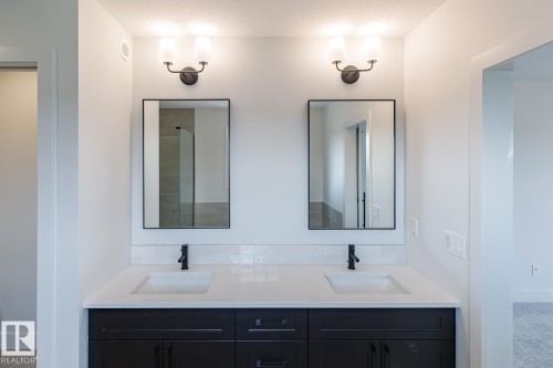 13113 212A Street, Edmonton, AB - Indoor Photo Showing Bathroom