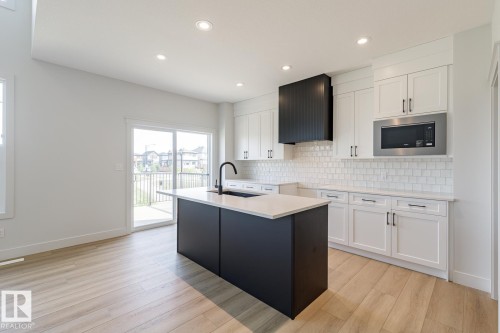13113 212A Street, Edmonton, AB - Indoor Photo Showing Kitchen With Upgraded Kitchen
