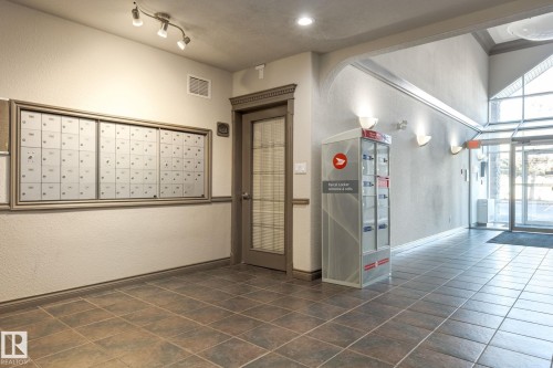 443 279 Suder Greens Drive, Edmonton, AB - Indoor Photo Showing Other Room