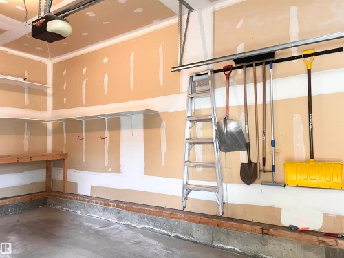 19 10909 106 Street, Edmonton, AB - Indoor Photo Showing Other Room