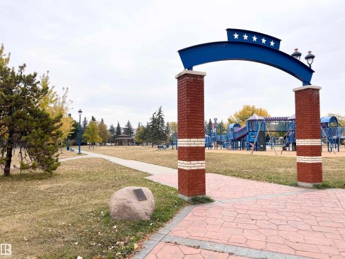 19 10909 106 Street, Edmonton, AB - Outdoor