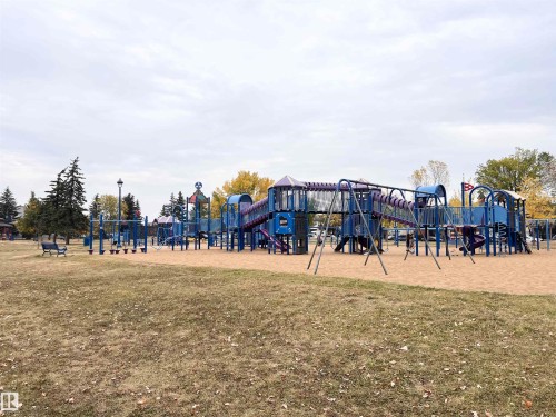 19 10909 106 Street, Edmonton, AB - Outdoor