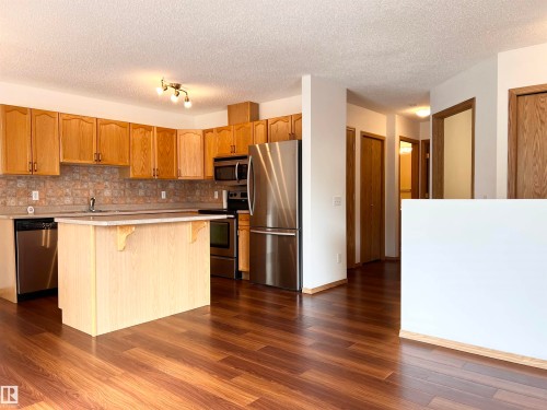 19 10909 106 Street, Edmonton, AB - Indoor Photo Showing Kitchen