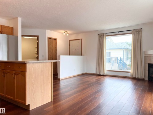 19 10909 106 Street, Edmonton, AB - Indoor With Fireplace