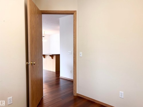 19 10909 106 Street, Edmonton, AB - Indoor Photo Showing Other Room