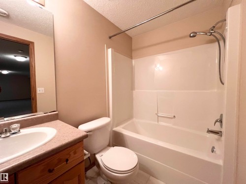 19 10909 106 Street, Edmonton, AB - Indoor Photo Showing Bathroom