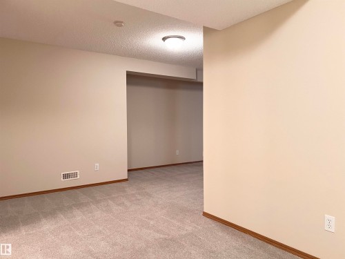 19 10909 106 Street, Edmonton, AB - Indoor Photo Showing Other Room