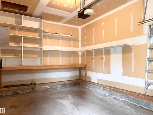 19 10909 106 Street, Edmonton, AB - Indoor With Storage