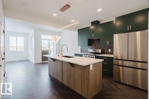 2827 65 Street, Edmonton, AB - Indoor Photo Showing Kitchen With Upgraded Kitchen