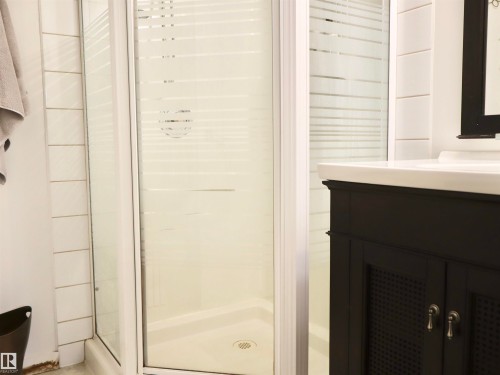 4823 49A Street, Barrhead, AB - Indoor Photo Showing Bathroom